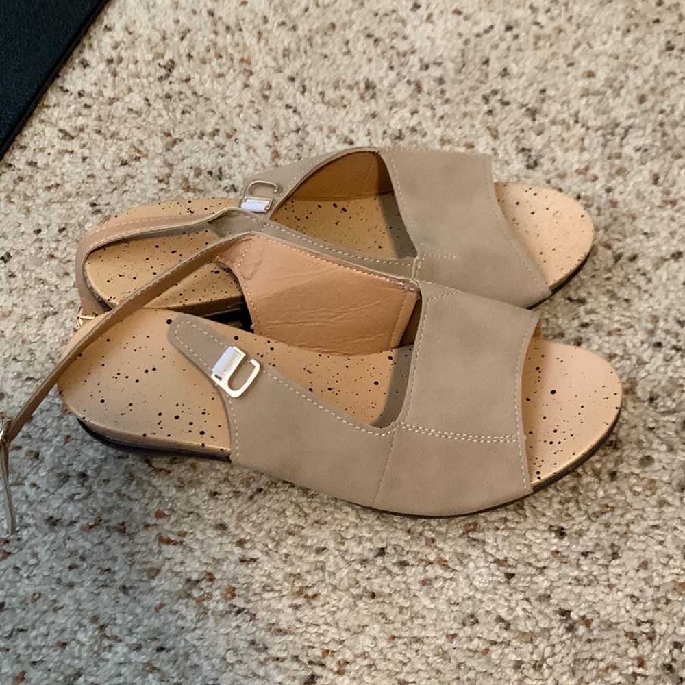 Beige shoe size 37